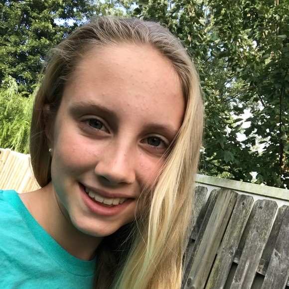 Meet your Posher, Abbey - Picture 1 of 1